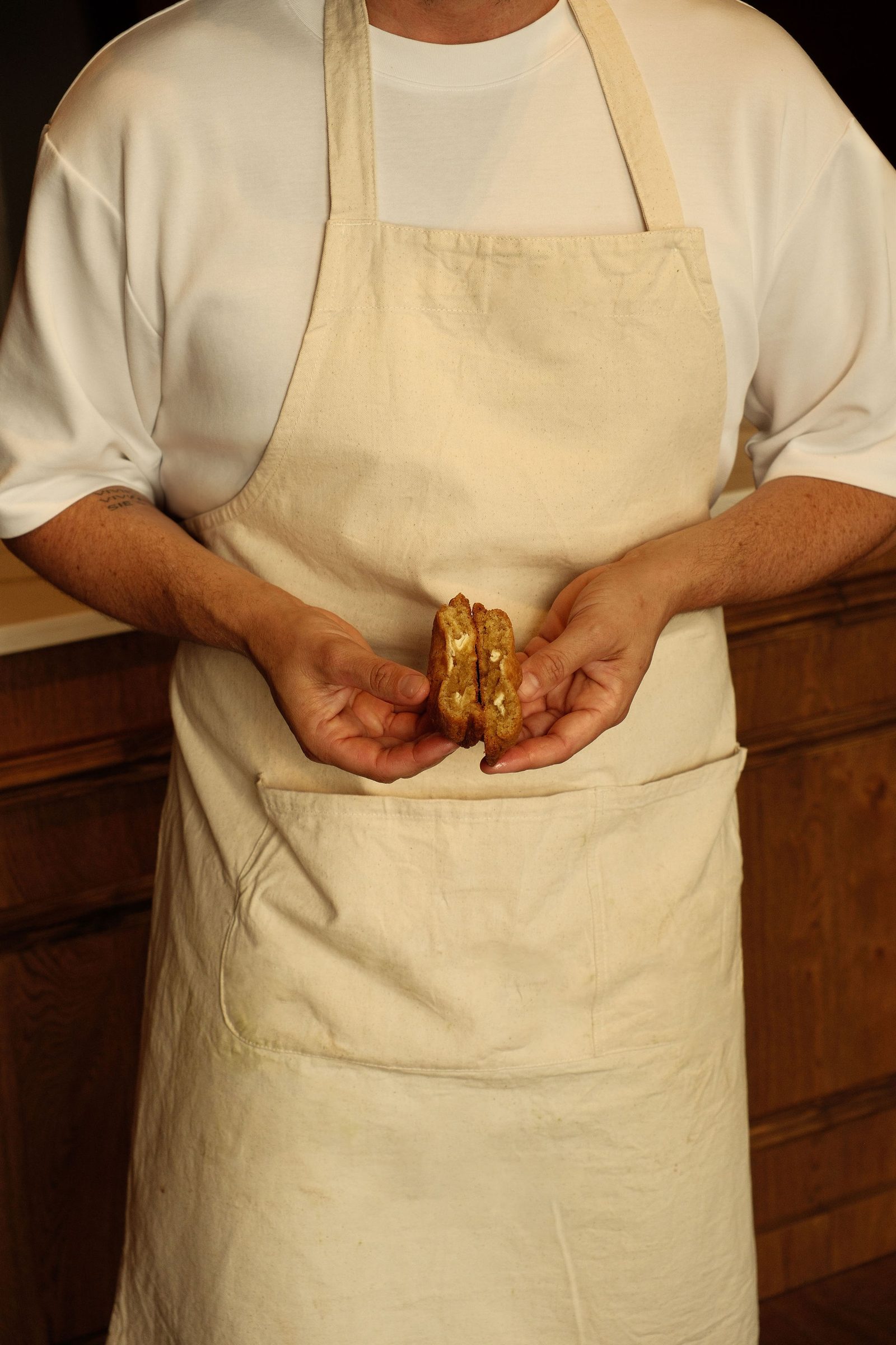 Koek doormidden gebroken